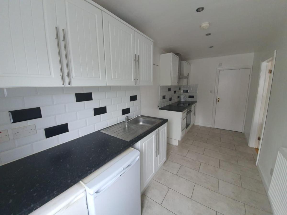 Chantilly Apartment Ickenham Екстериор снимка