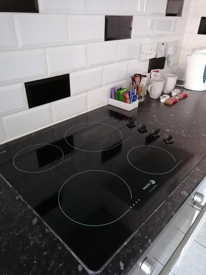 Chantilly Apartment Ickenham Екстериор снимка